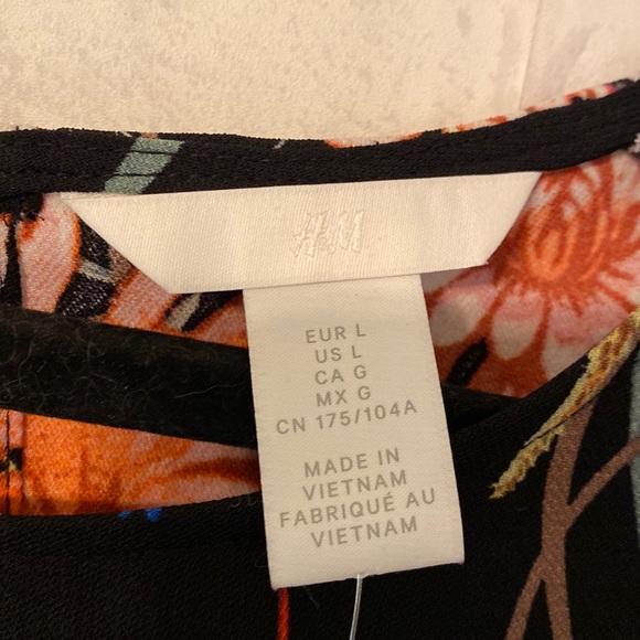 NWT H&M Gorgeous Floral Dress Size L - Picture 11 of 16